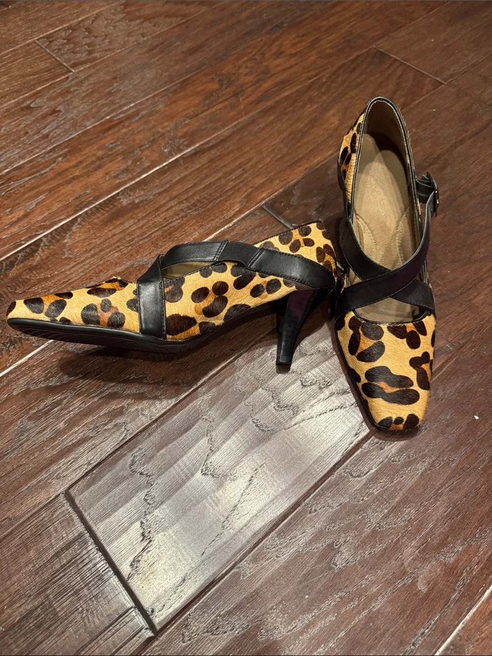AEROSOLES Leopard Print Pumps with Black Straps